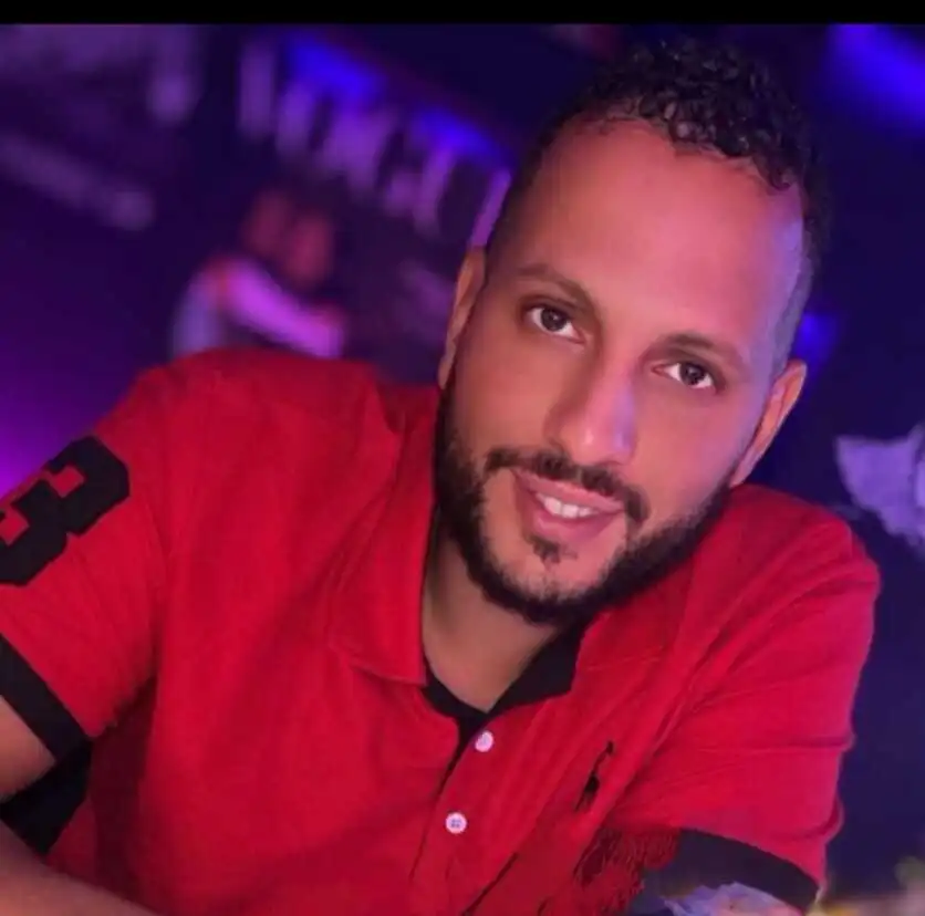 Portrait de Hadi Aboudihaj, mentor spécialisé en closing